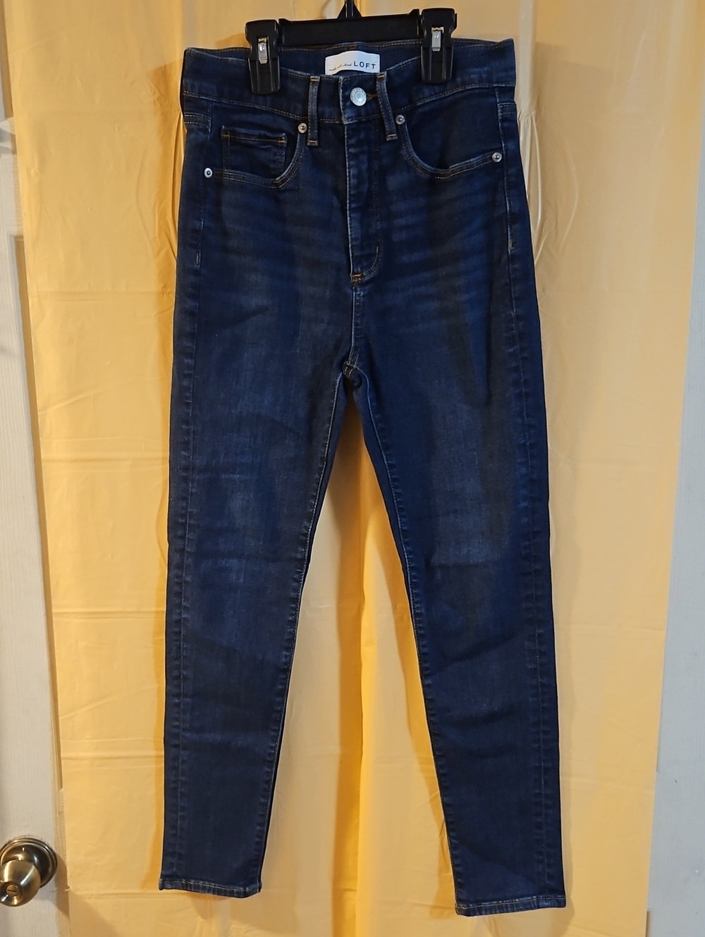 LOFT THE SKINNY JEAN: BLUE: GREAT CONDITION: SIZE 26 (2) PETITE